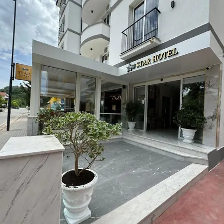 Star & Restaurant Daire Golem (Tirana)