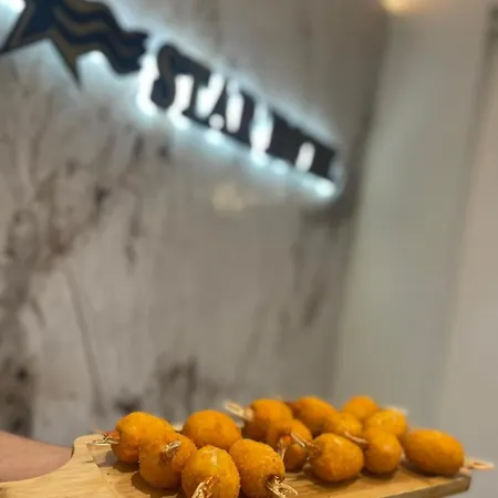 Daire Star & Restaurant *
