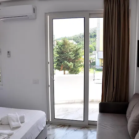 Star & Restaurant * Golem (Tirana)