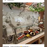 Star & Restaurant * Golem (Tirana)