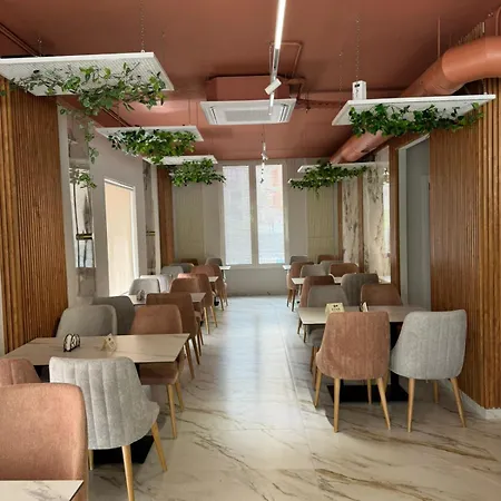 Lejlighed Star & Restaurant *