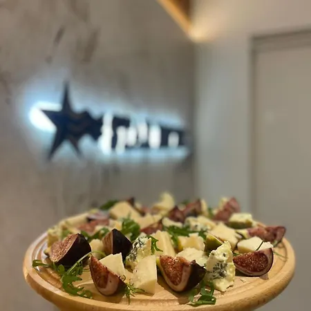 Star & Restaurant Apartment *