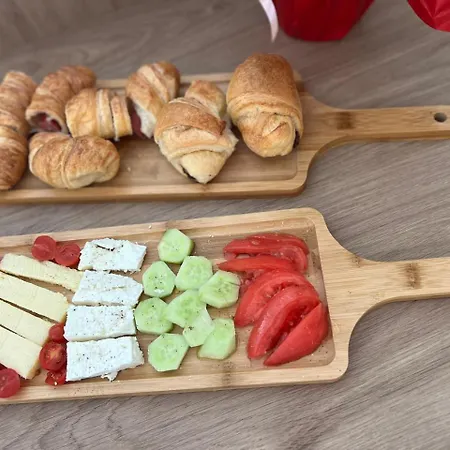 Star & Restaurant Golem (Tirana)