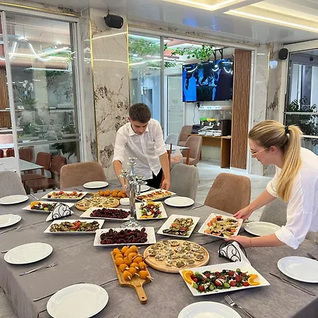 Apartment Star & Restaurant Golem (Tirana)