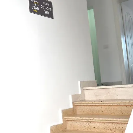 Star & Restaurant Apartment Golem (Tirana)