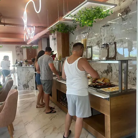 Apartment Star & Restaurant *