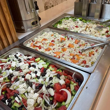 Star & Restaurant * Golem (Tirana)