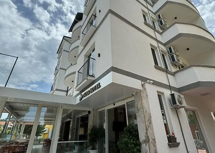 Star & Restaurant Lägenhet Golem (Tirana)
