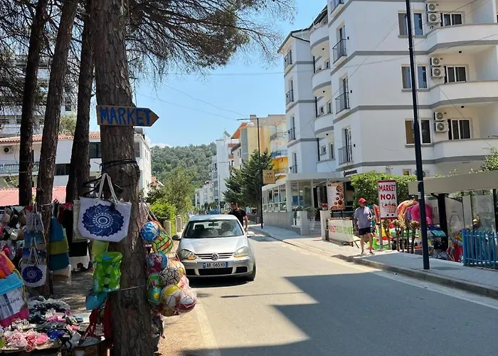 Star & Restaurant * Golem (Tirana)